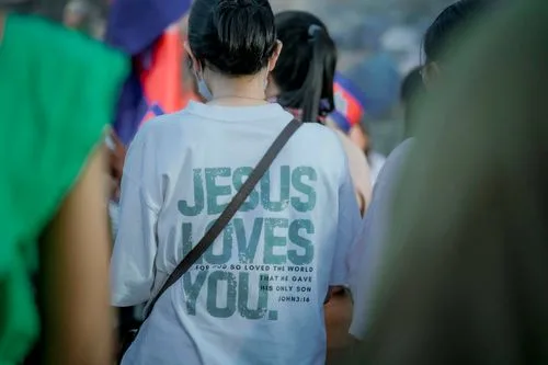 Jesus loves you all <3 <3